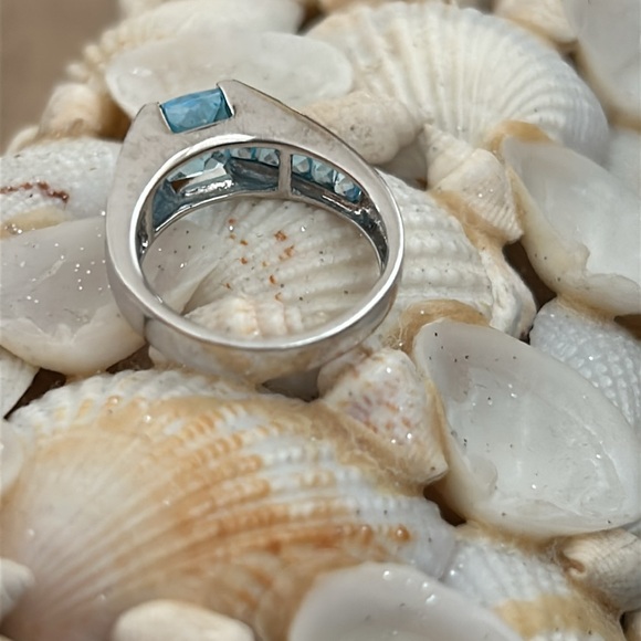💕14KT White Gold Aquamarine Blue Topaz Statement Ring - Picture 5 of 8